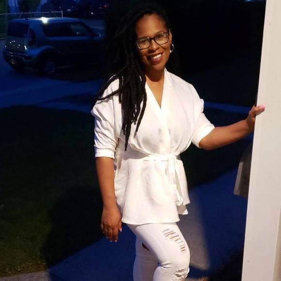 Meet your Posher, Felisa - Picture 1 of 1